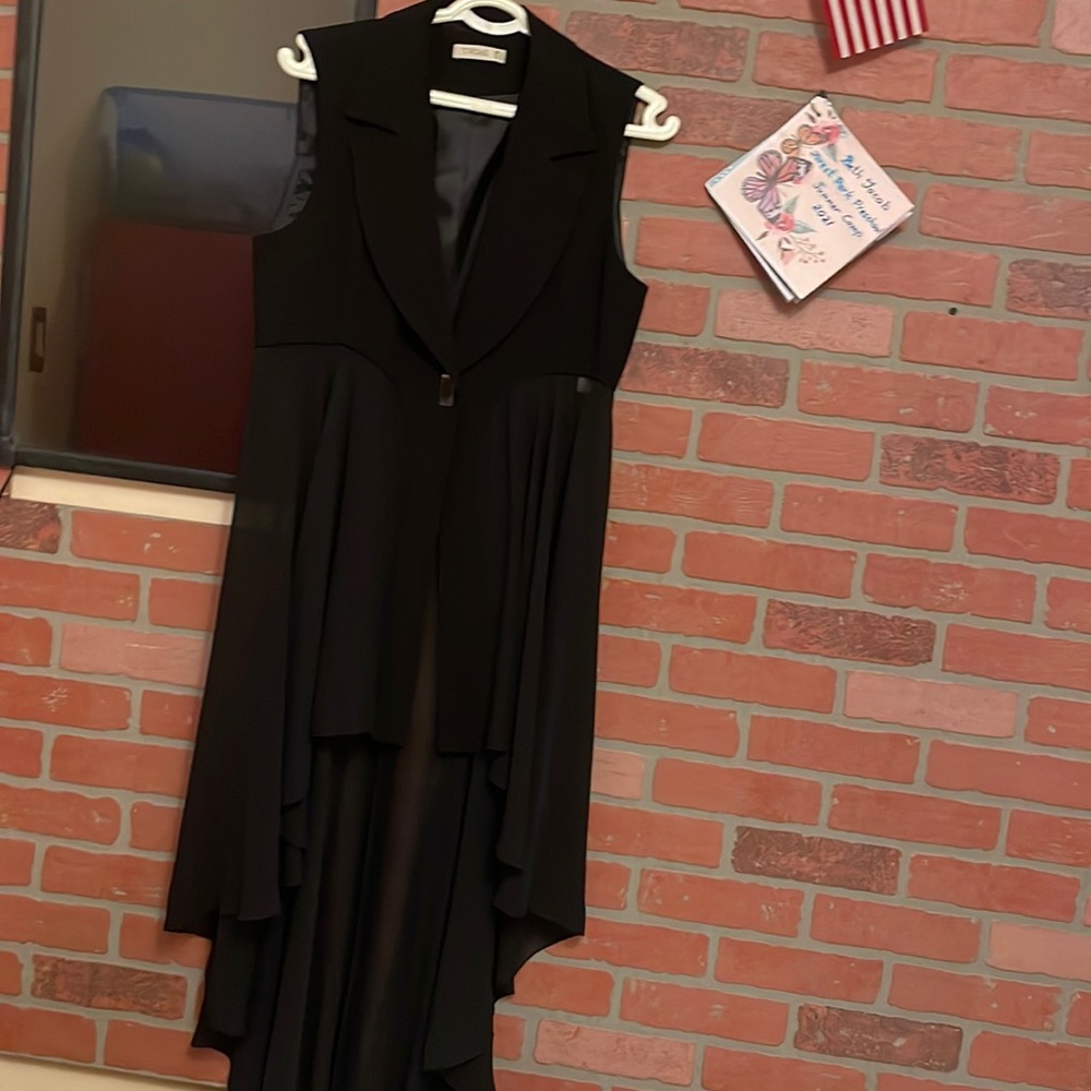 Beutiful vest - Picture 1 of 4